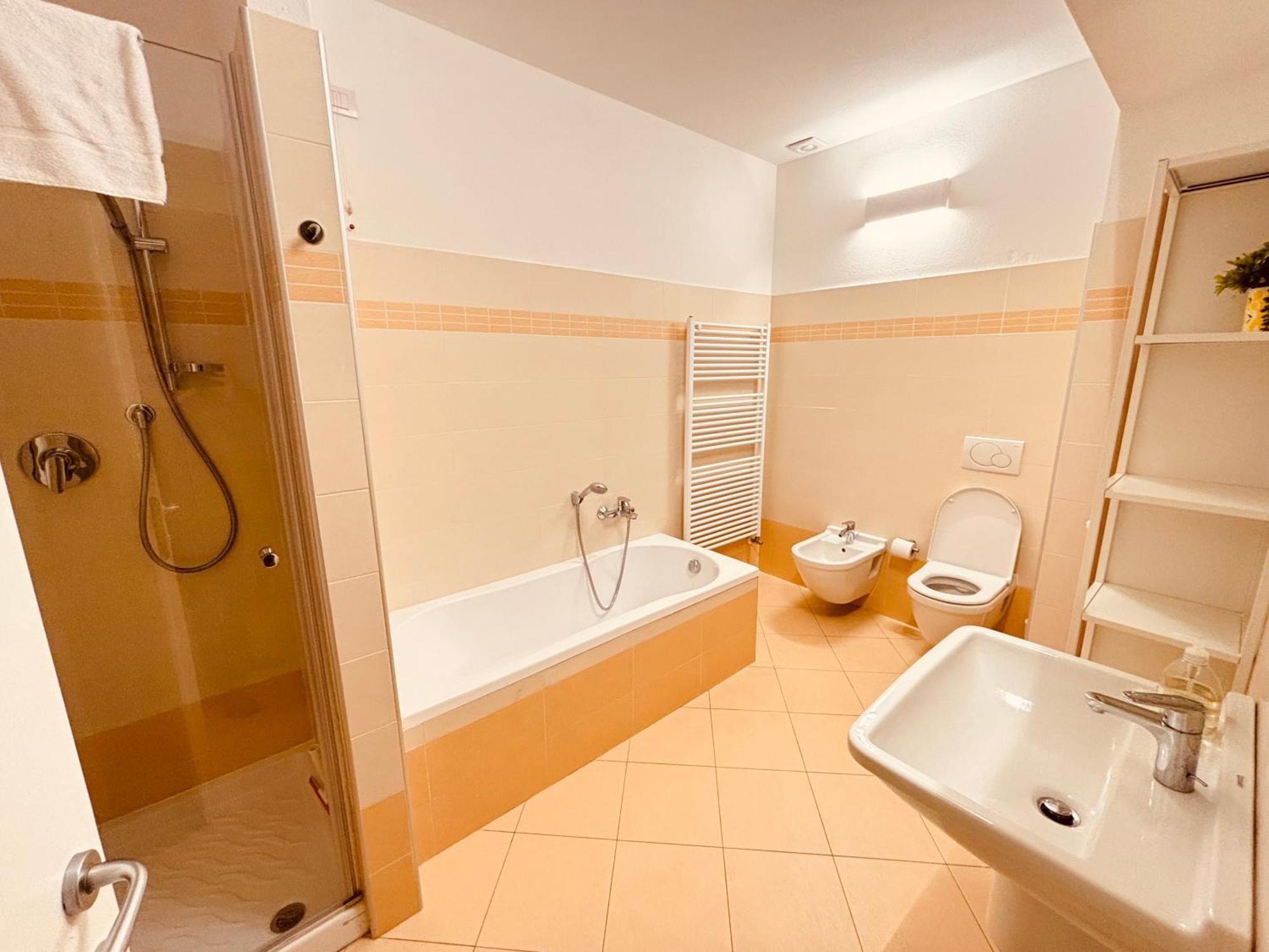 Lago Villa Zen - Apartment With Jacuzzi, Panoramic Views Лено Экстерьер фото